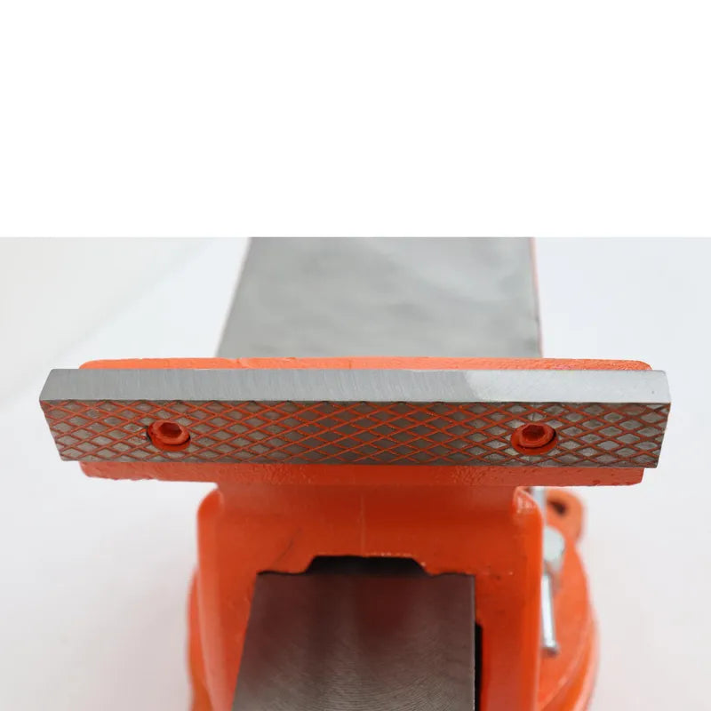 BAUKER
Tornillo de banco 6" acero