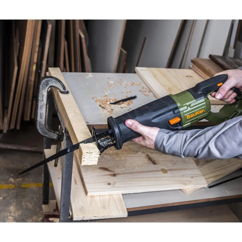 BAUKER
Sierra Sable Inalámbrica 20 V Brushless sin Batería
