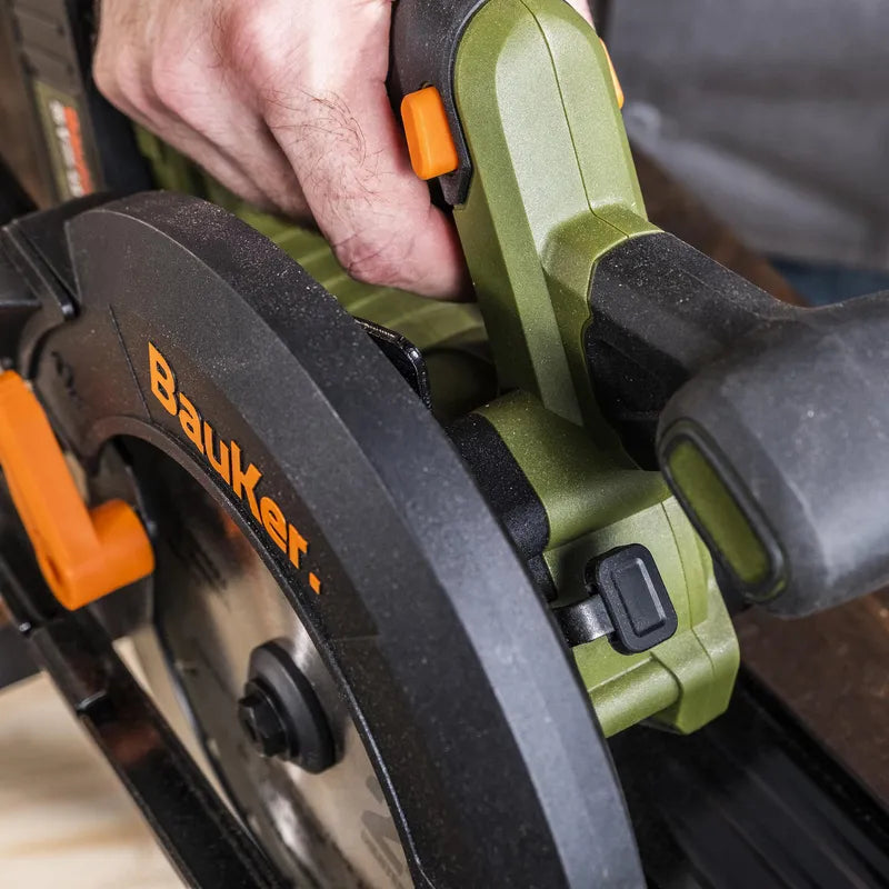 BAUKER
Sierra Circular Inalalámbrico 20V Sin Batería + Caja