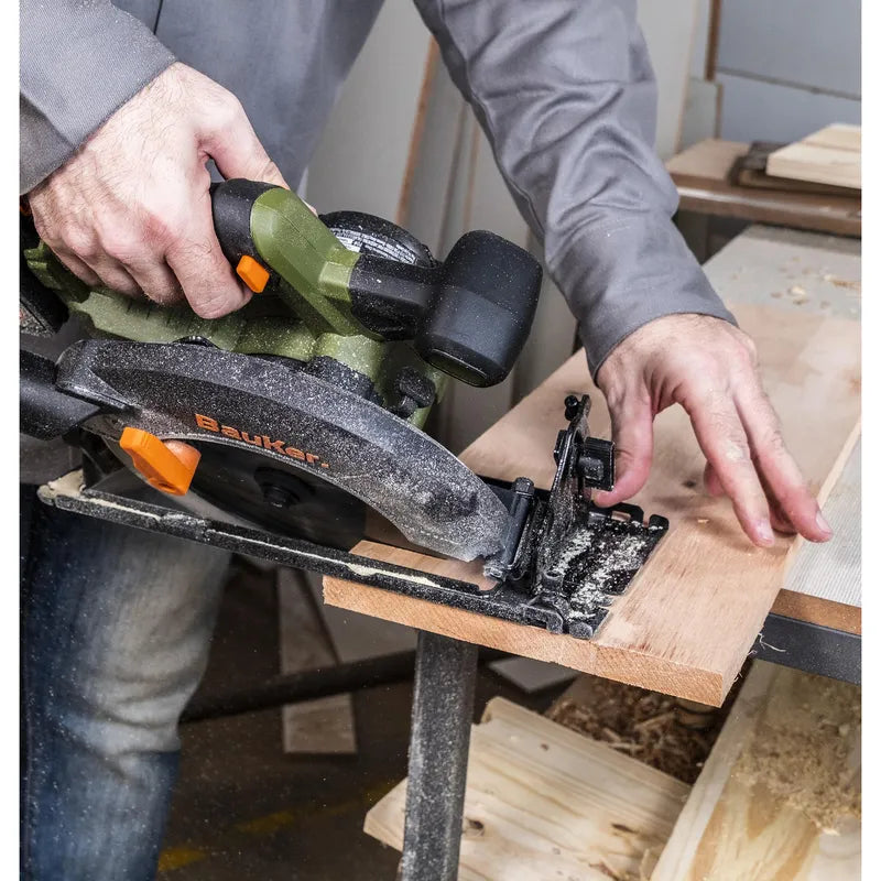 BAUKER
Sierra Circular Inalámbrica 20 V Brushless sin Batería